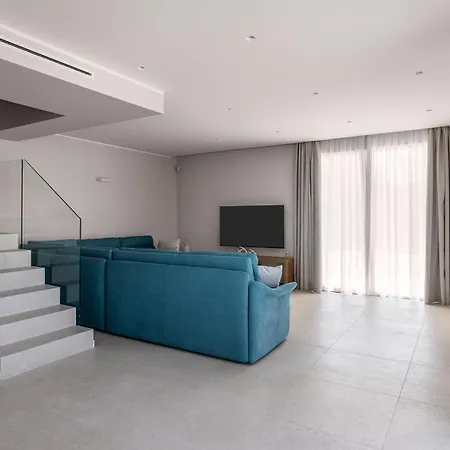 Brand New With Private Heated Pool Villa *