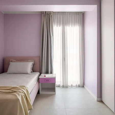 Villa Brand New With Private Heated Pool